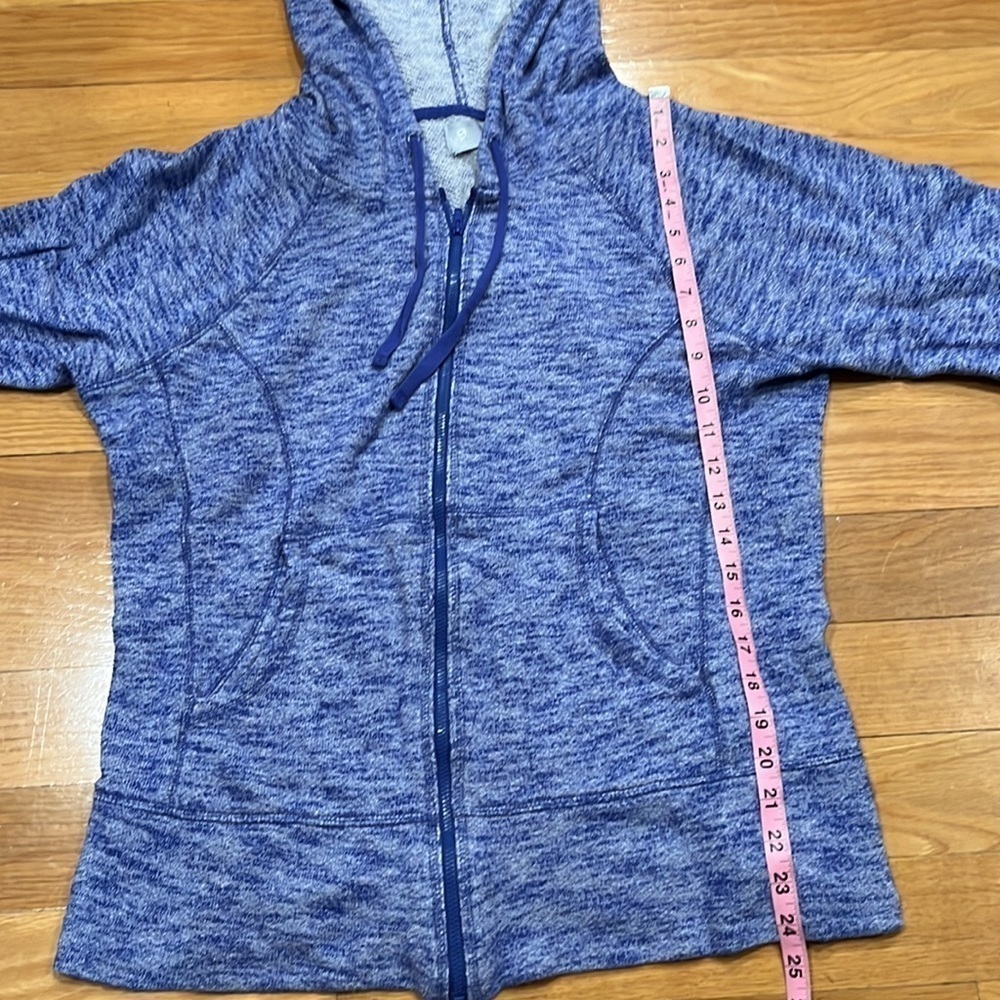 Gap fit zip up workout top see pics for measurements - Picture 3 of 6